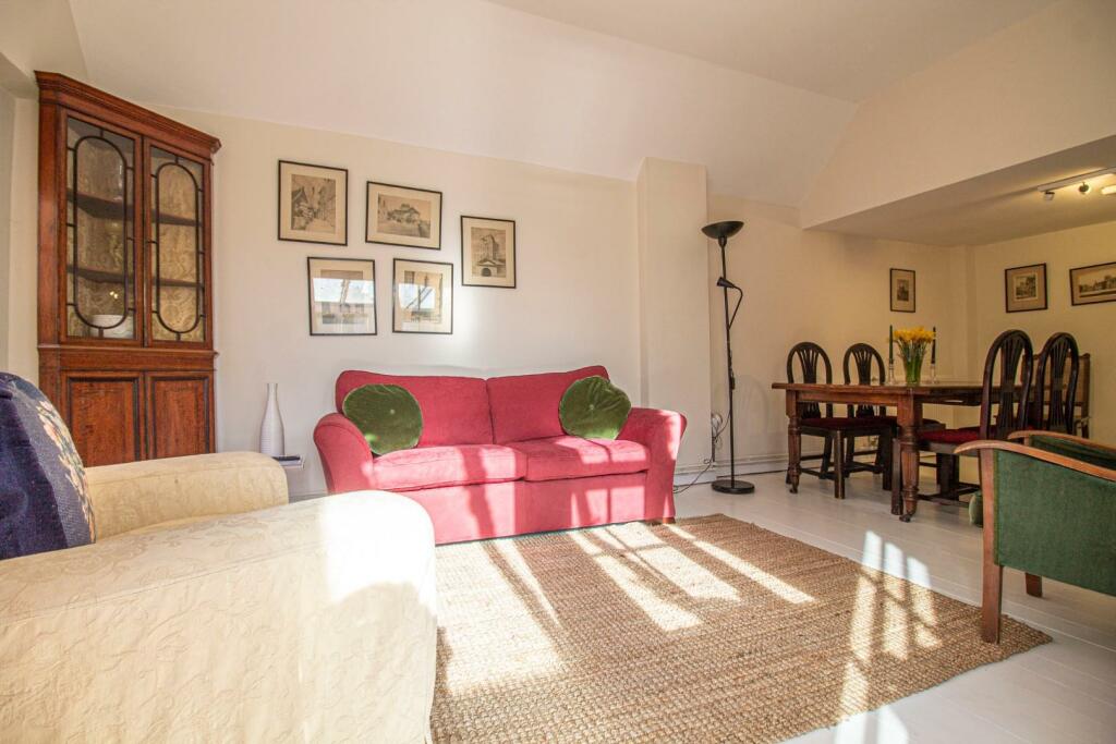 Potash Farmhouse Cottage [Living Room] 03.jpg