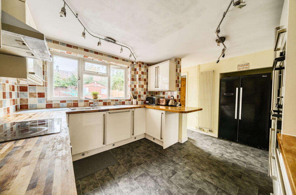 1335030-9-68b1aed...