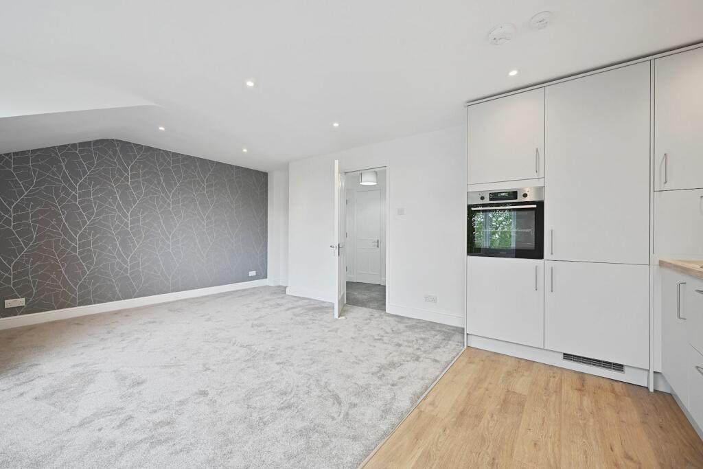 06-3b4580298 VM-FLAT 7 ,1-3 PLESHEY ROAD N7 0RA...