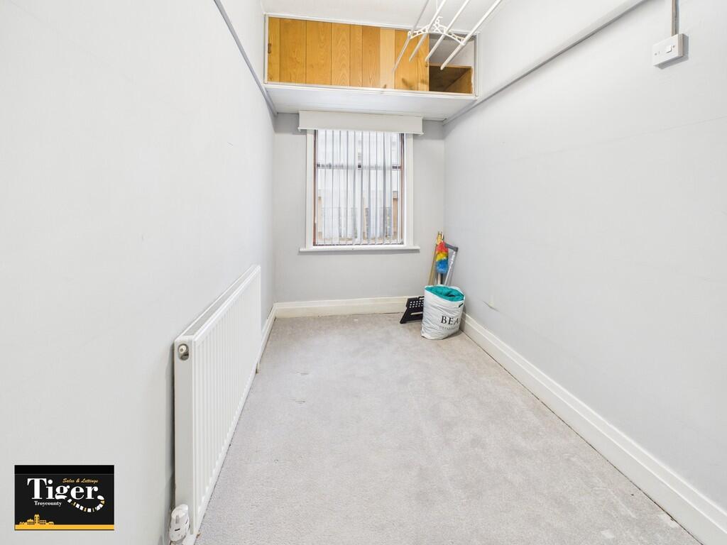 CAM02176G0-PR0724...