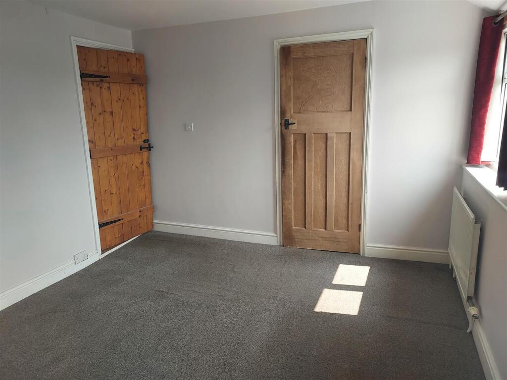 Bedroom .jpg