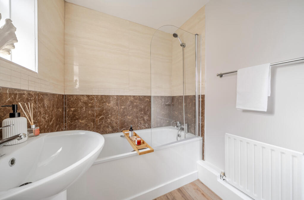 1387571-5-6932d63...