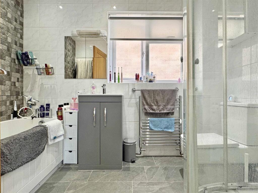 Family Bathroom.jpg