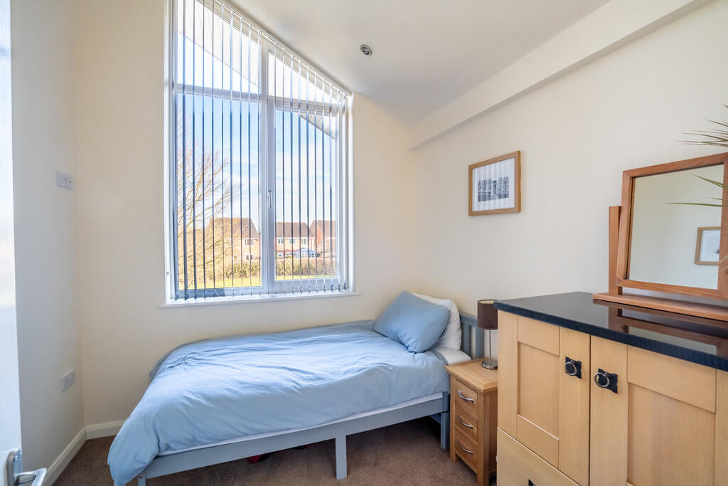 dorrington close_...