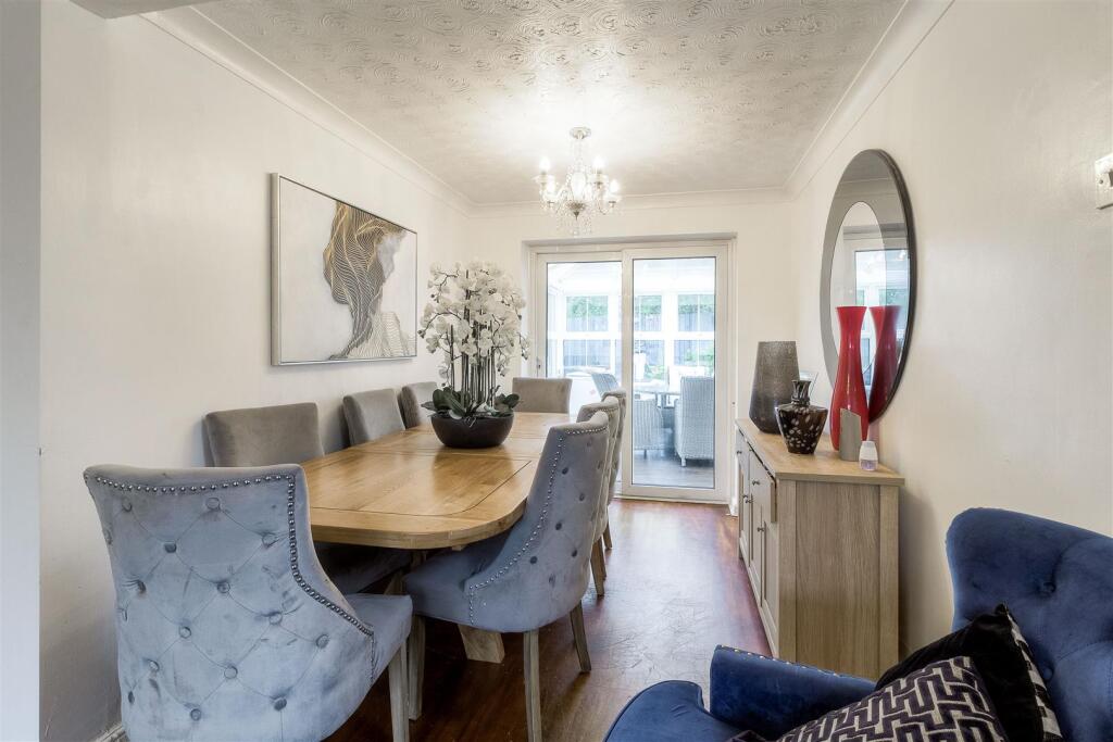Lounge/Diner
