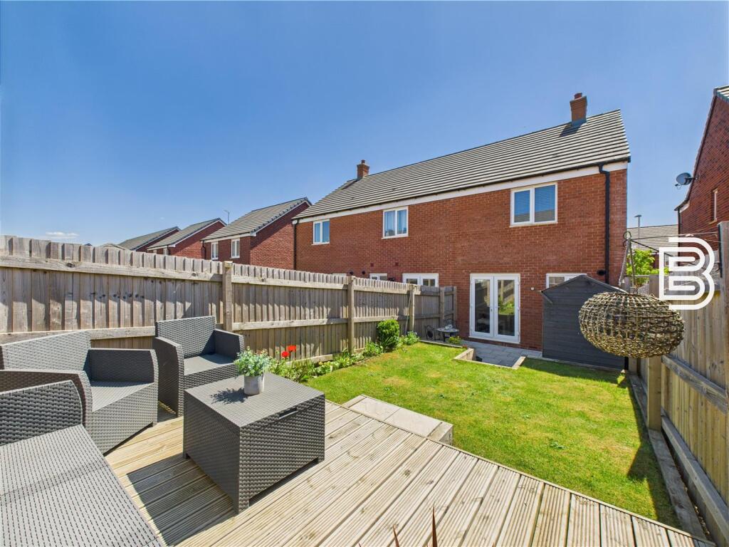 Rear Garden (1).jpg