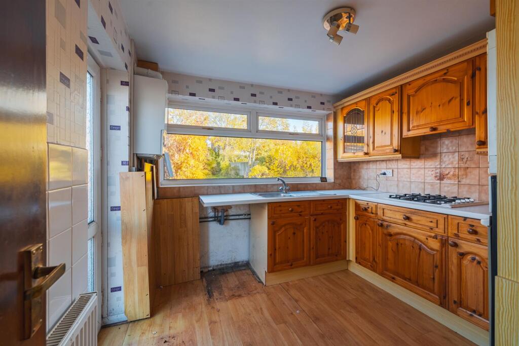 4 Ashtree Dr-14.jpg