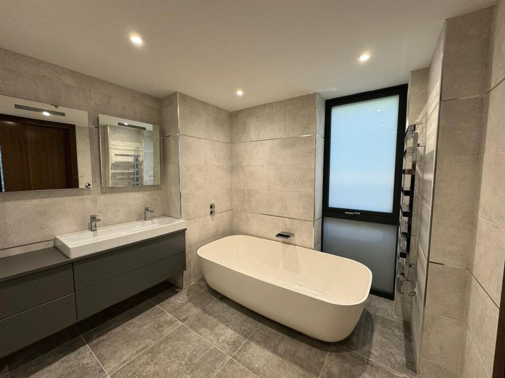 Bath 2.jpg