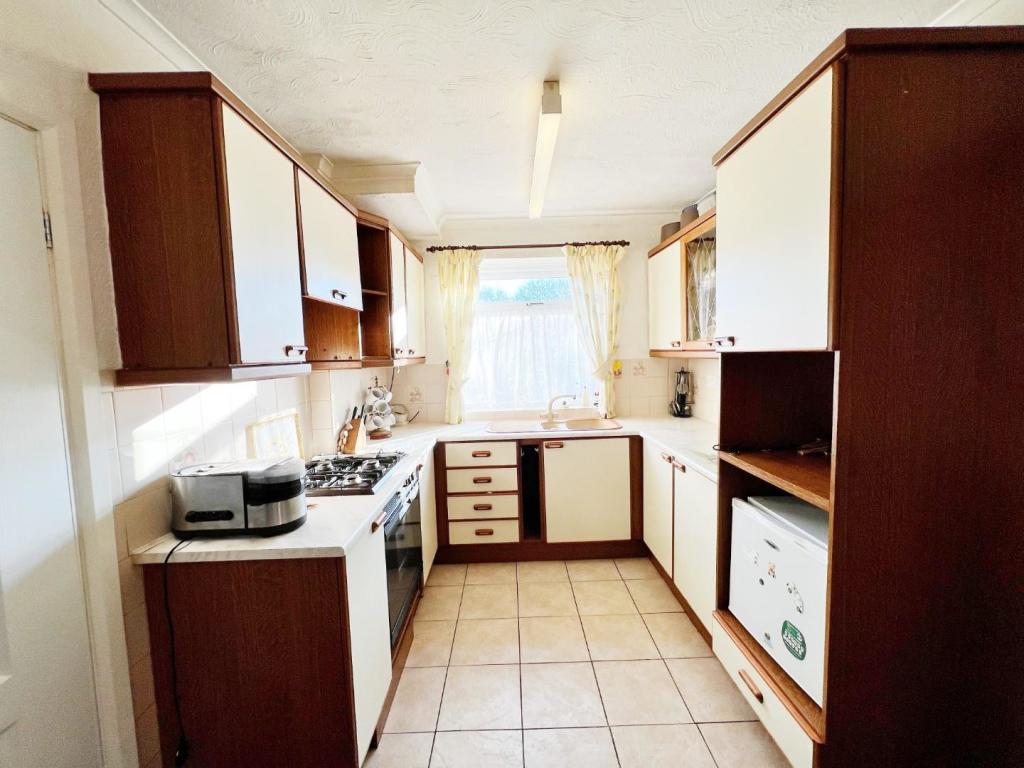 Kitchen Diner pic 3.jpg