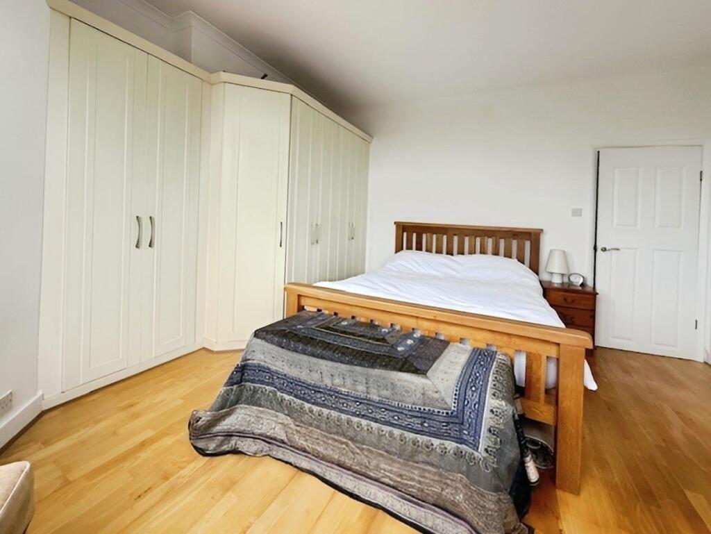 16dd0959-Bed2.jpg