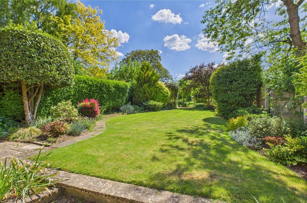 CAM02545G0-PR0403-STILL001