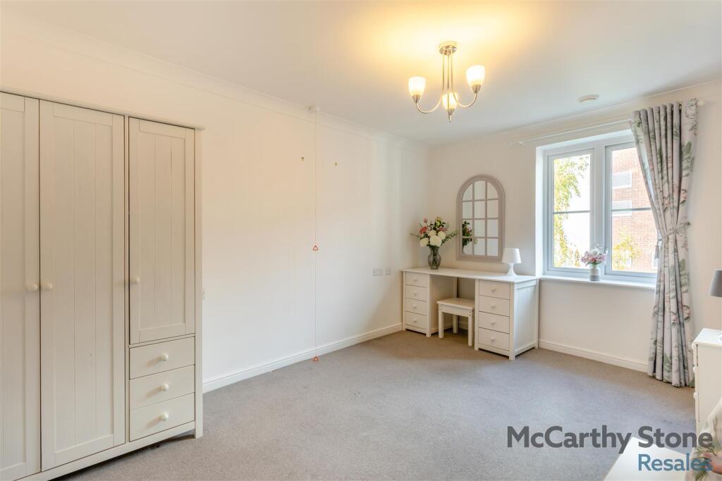 8668517-interior12.jpg