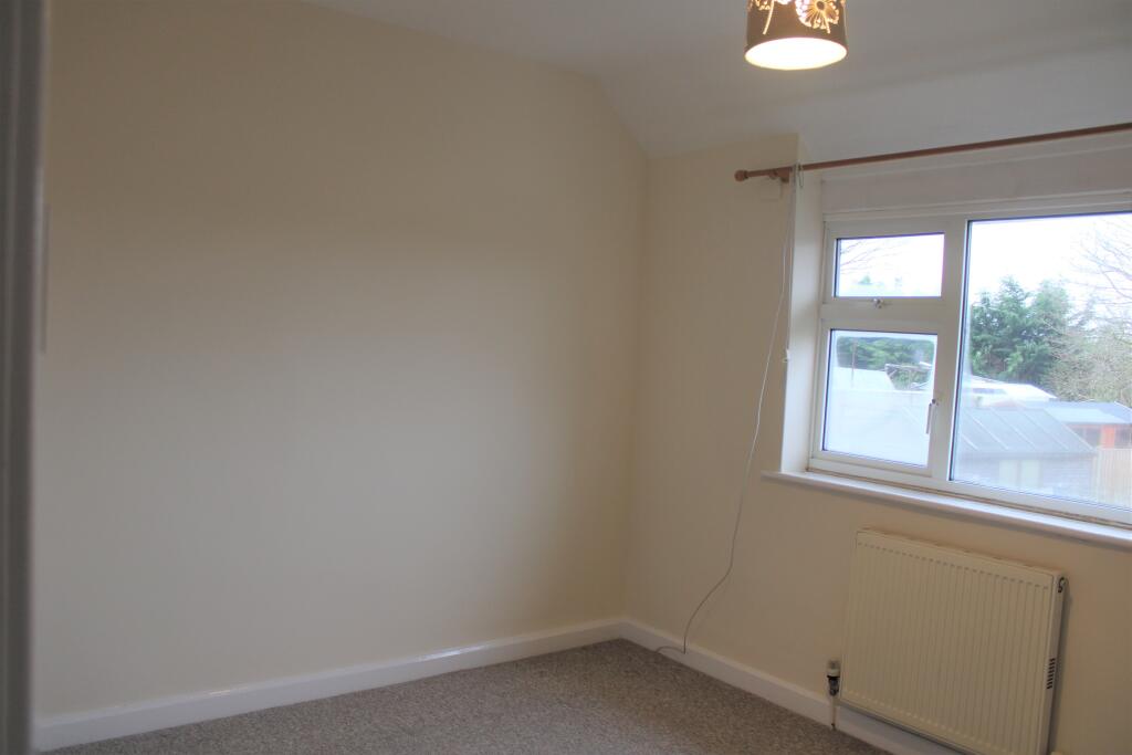 14 - Master bedroom 