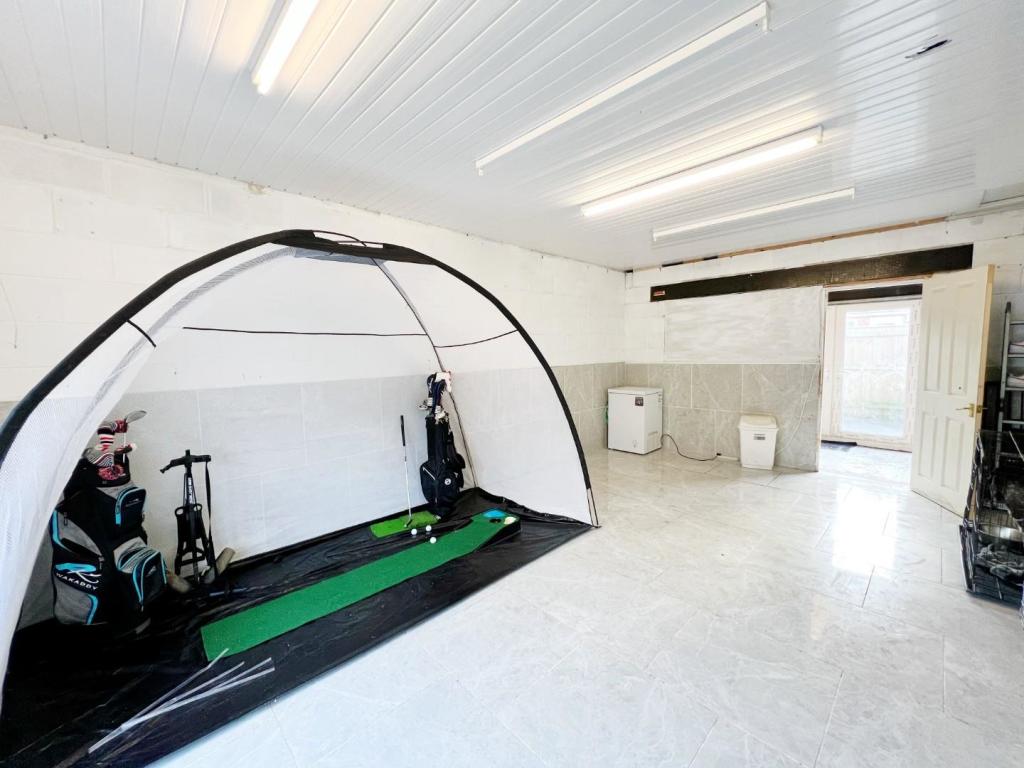 Summer Room pic 3.jpg