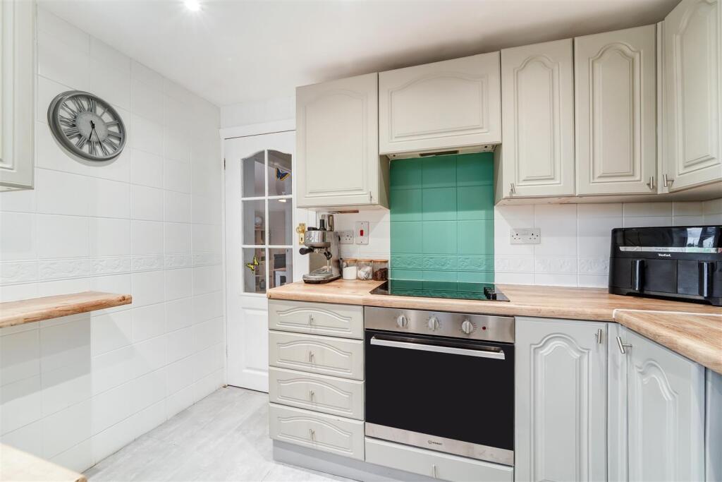 PORTWAY CRESCENT (5).jpg