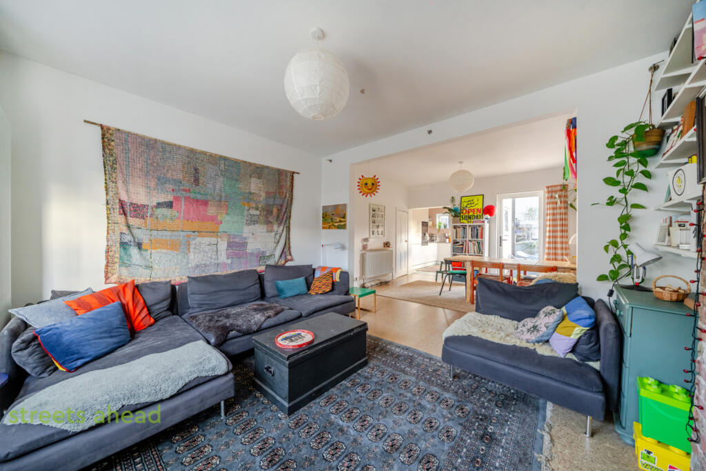 64f8b1f6-17df-4a4...