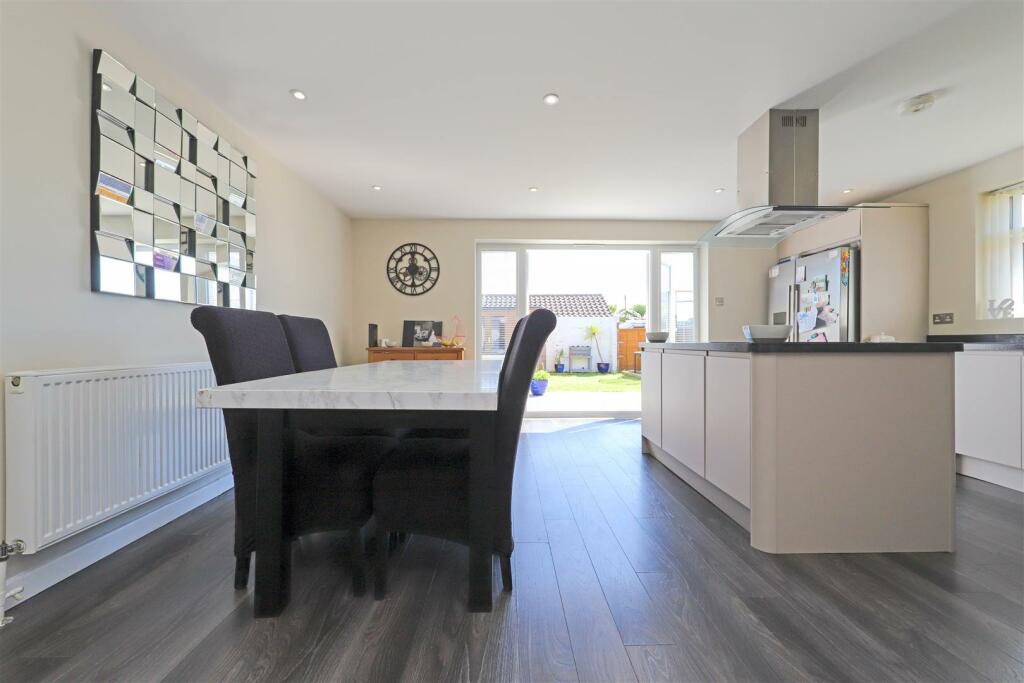 nicholas james hammy way dining 1.jpg