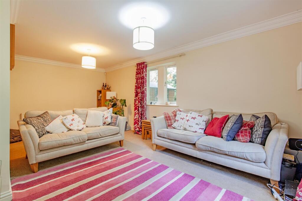 Reception Room-2.jpg