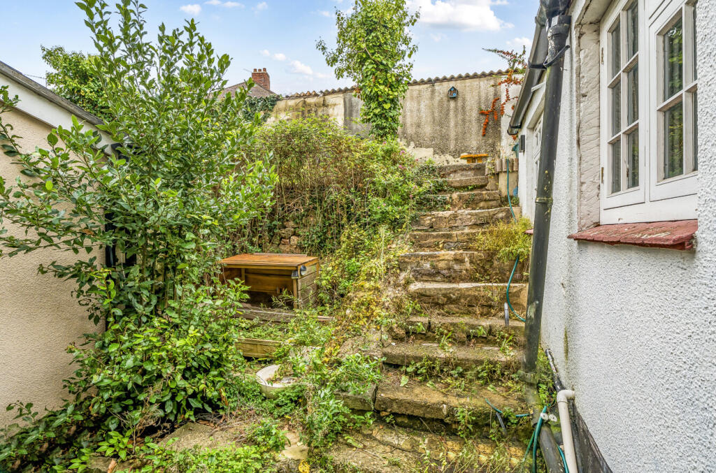 1357618-8-68cc469...