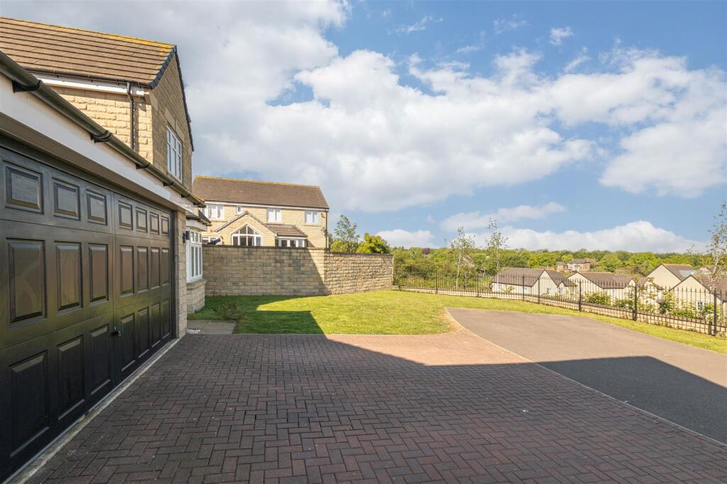 06 - 12 Pavillion View HD3 3WU.jpg