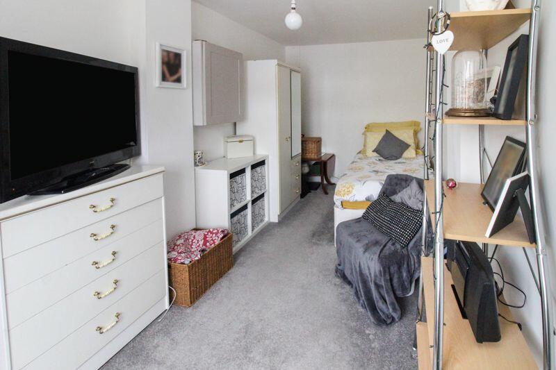 Ground Floor Bedroom / Study
