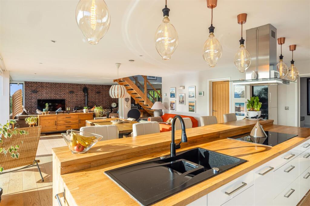 44 - 53 Dunstone Park Road Paignton.jpg