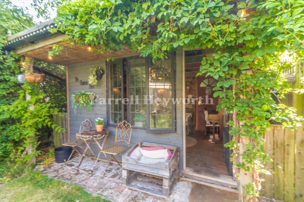 Summer House image 3