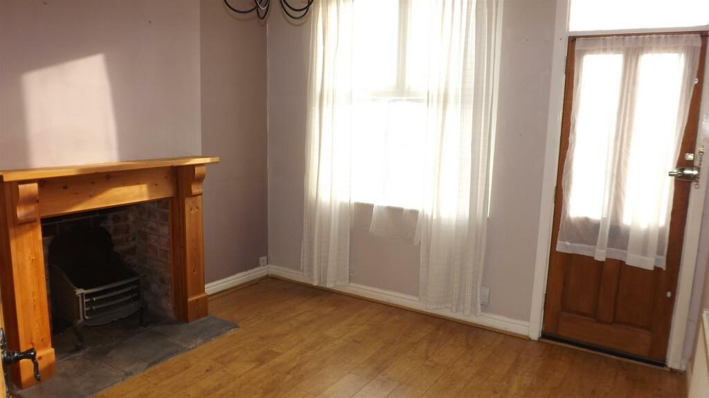 FRONT RECEPTION ROOM