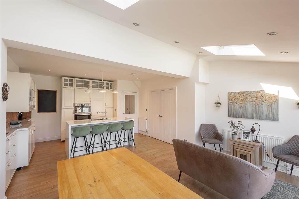 Kitchen/Diner &amp; Living Space