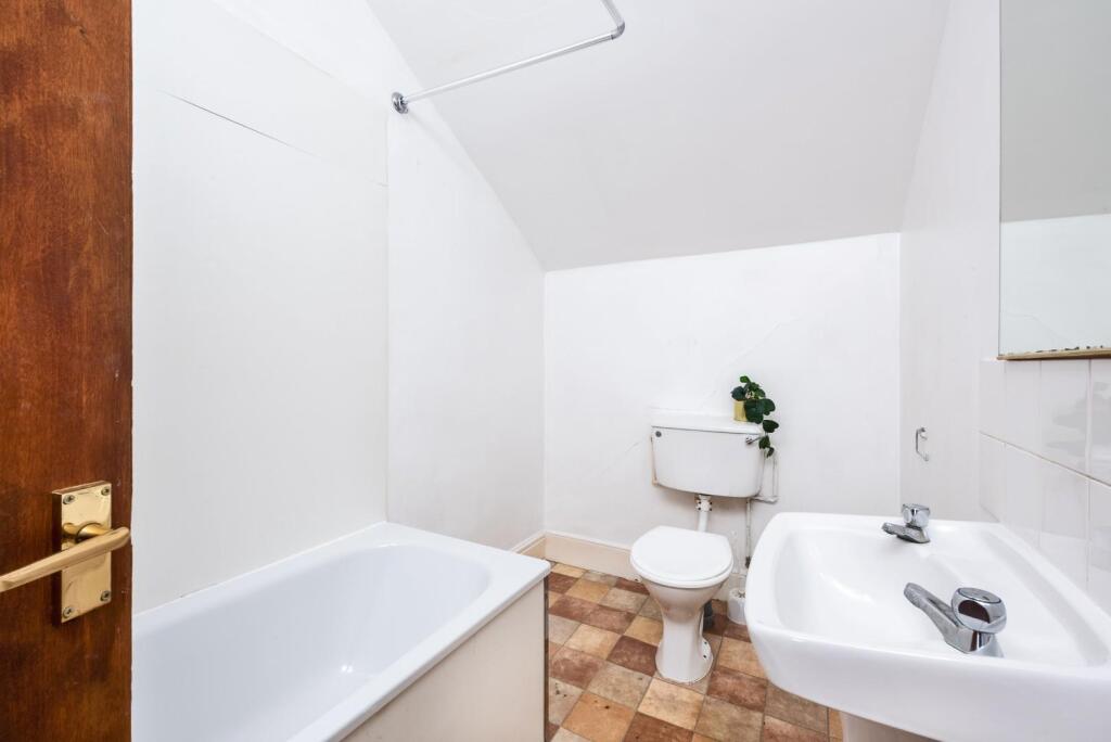 10 St Peters Terrace, Bath, BA2 3BU-11.jpg