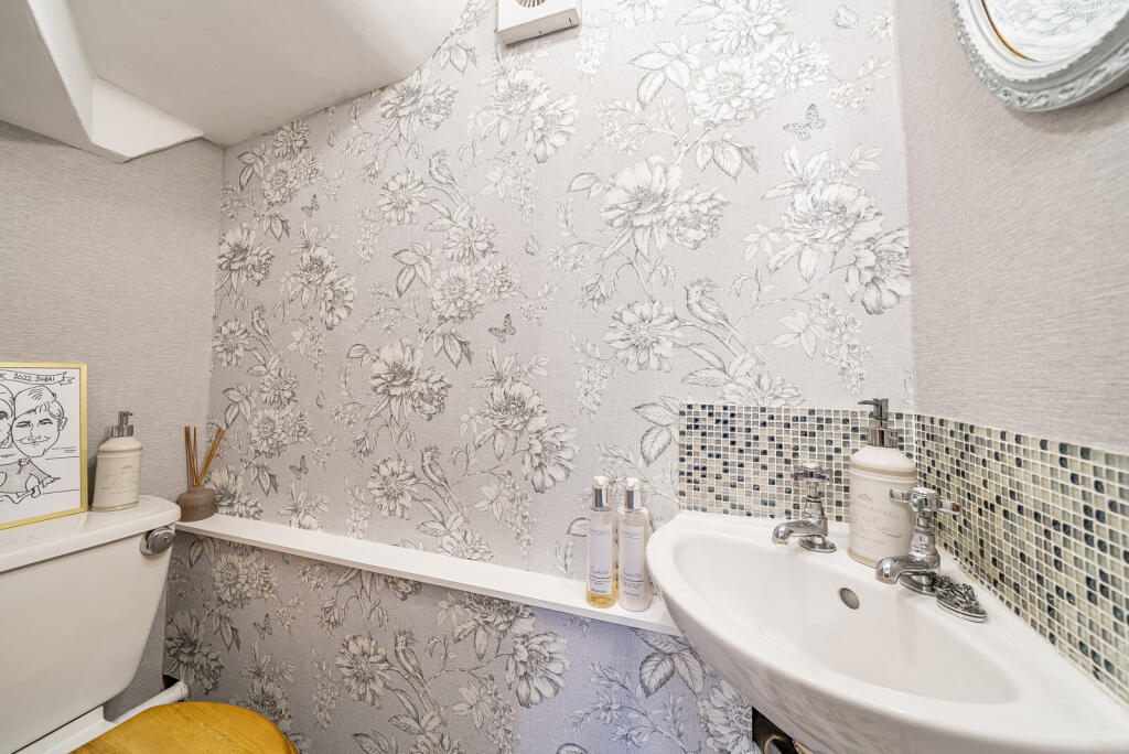 1360767-1-68d6bf5...