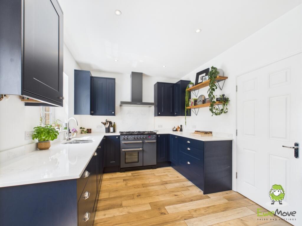 EweMove Basingstoke Estate Agents 21 Gaiger Avenue