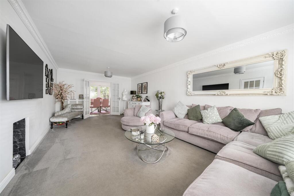 Living Room: