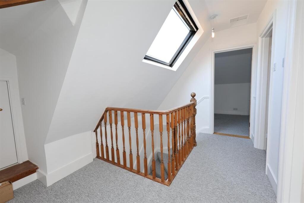 LANDING / STUDY AREA