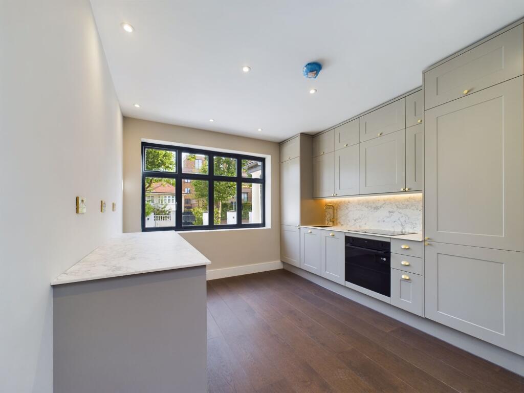 OPEN PLAN KITCHEN