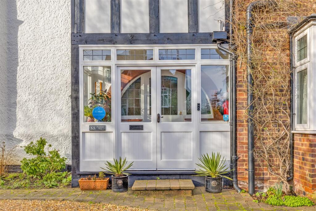 Pixmore Way 88-44.jpg