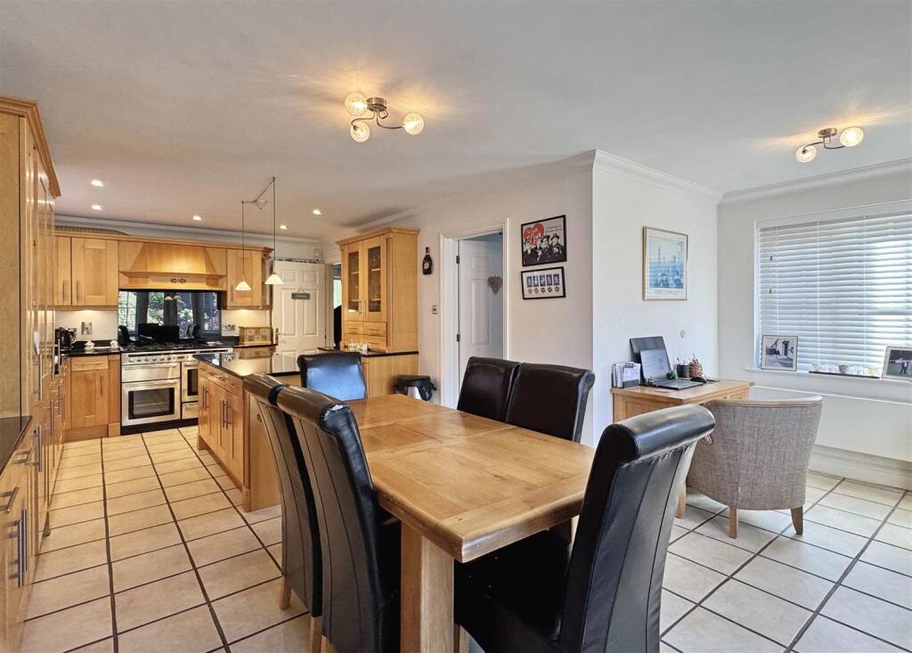 Kitchen : Diner (b).jpg