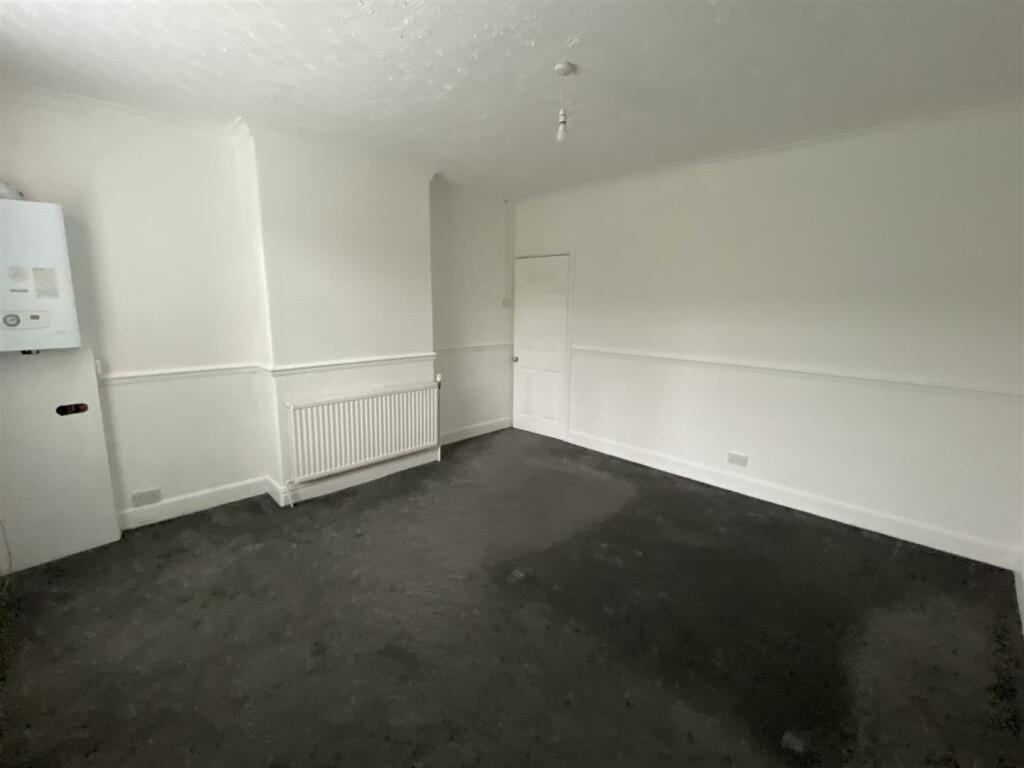 Bedroom no.1 front double: