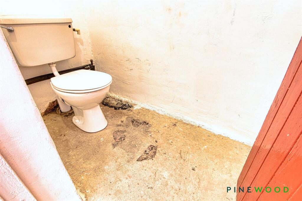 OUTSIDE WC ( COVERED)