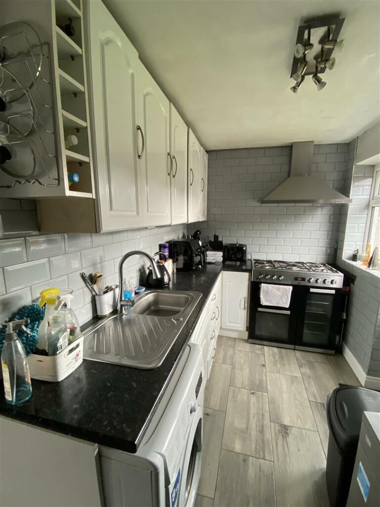 Kitchen: