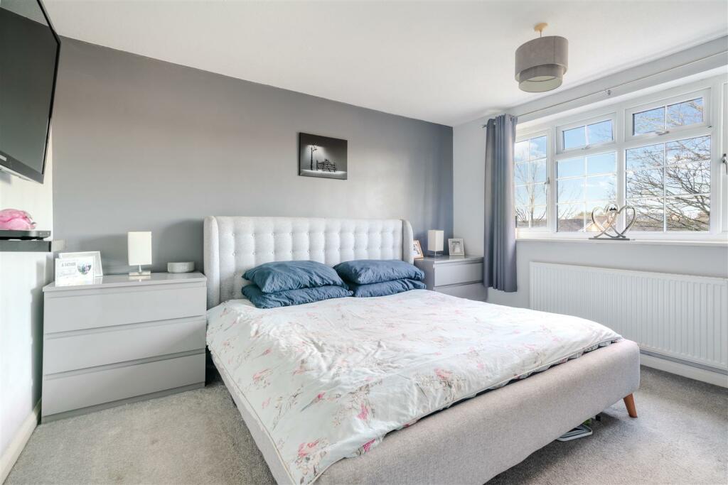 Bedroom 1.jpg