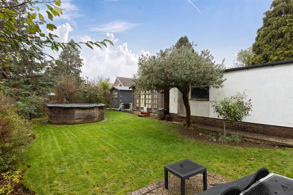 Uplands Avenue_19.jpg
