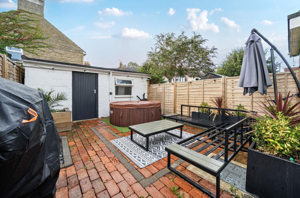 1346141-3-68b5e19...