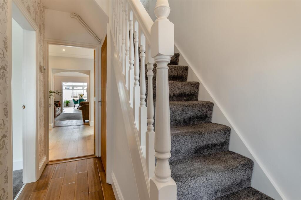 8640908-interior13.jpg