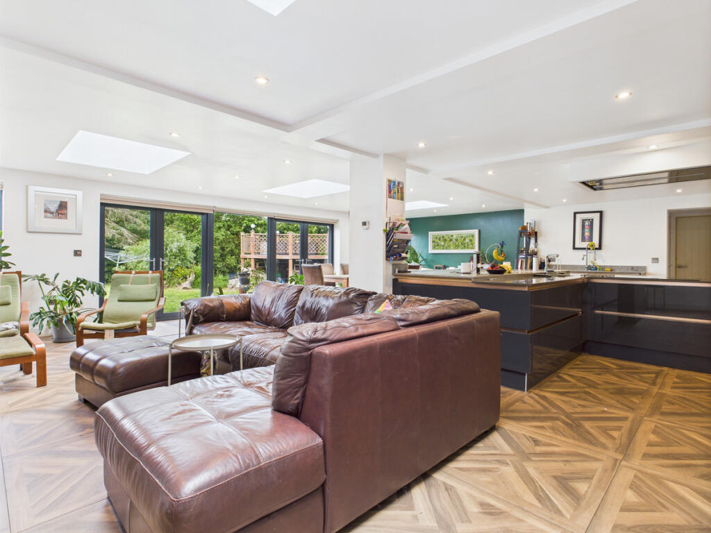 Main Kitchen / Living Area