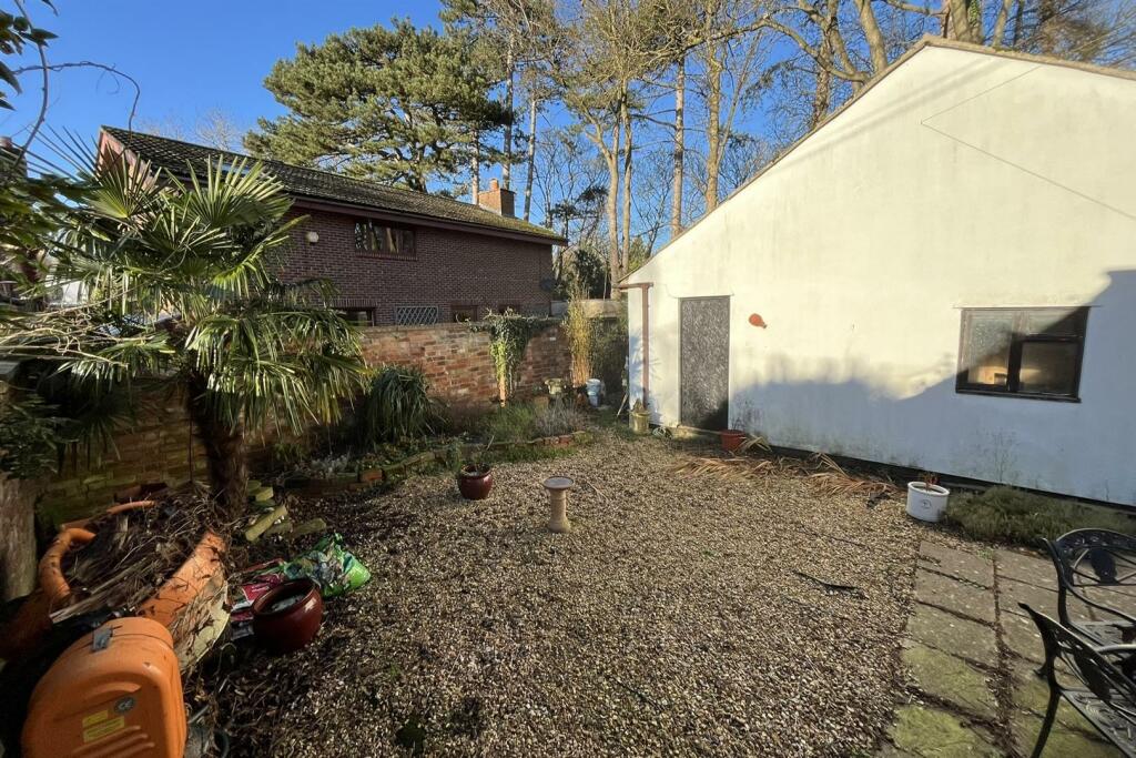 Flat 3, 110 Evesham Road, Cheltenham, Gloucestersh