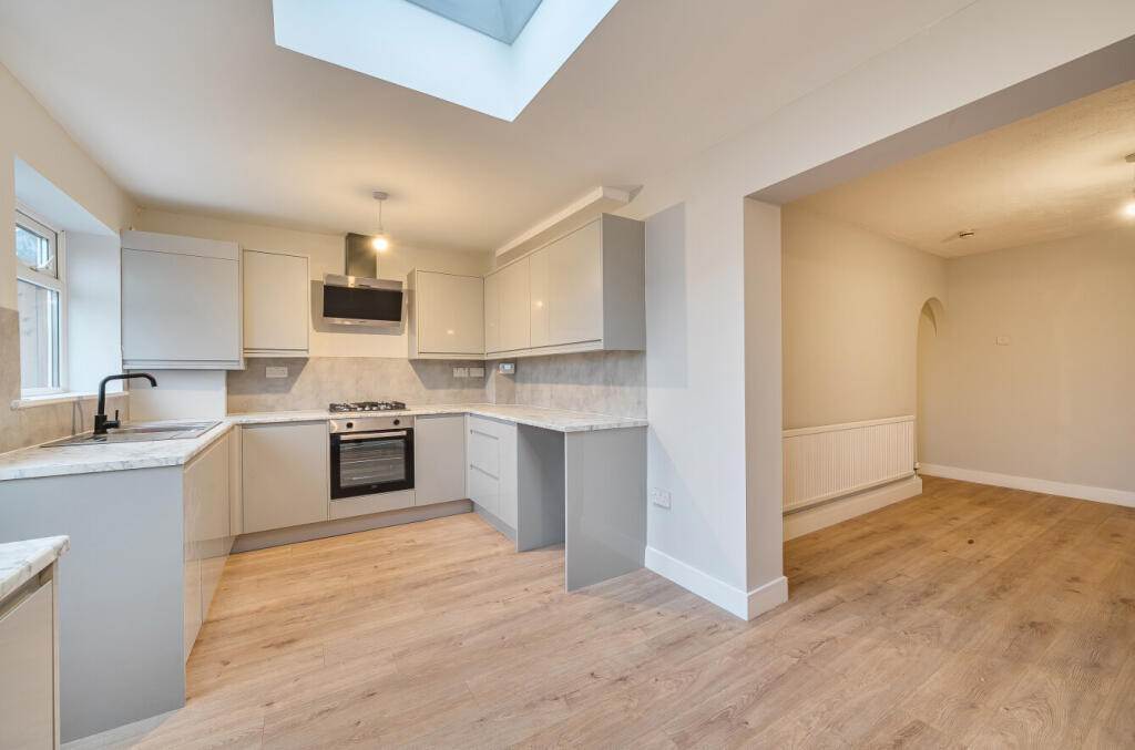 1373831-8-6911f3c...