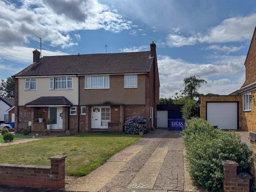 14 Westhill Cl Kettering.jpg