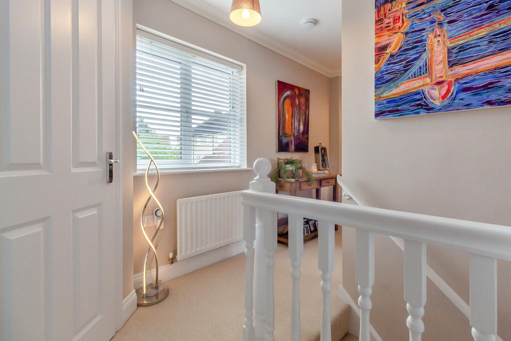 8659646-interior1...