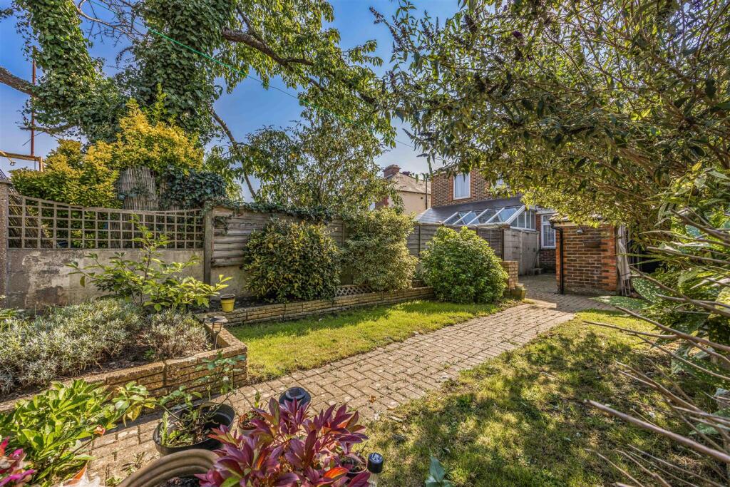 269 Highbury Grove, Cosham-Small-PorticoMarketing-